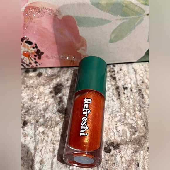 LIP OIL REFRESHI 🌺 - Picture 3 of 5